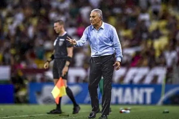 Tite busca eficiência e elogia defesa no Flamengo após vitória no Carioca