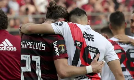 Filipe Luís: Um Ídolo nos Campos e no Banco do Flamengo