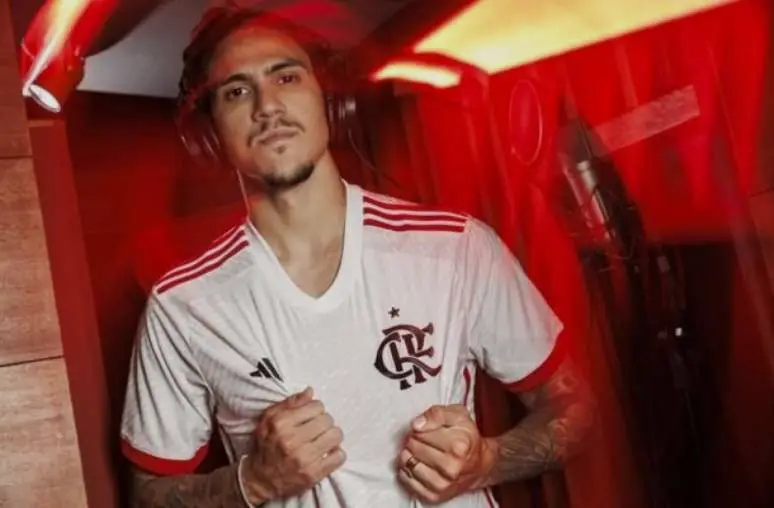 Parceria histórica: Flamengo e Adidas renovam contrato até 2029