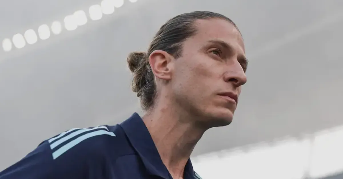 Filipe Luís na Seleção Brasileira? Debate acende a discussão