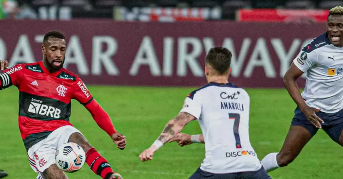 Flamengo: Estratégia e Desfalques na Libertadores contra LDU