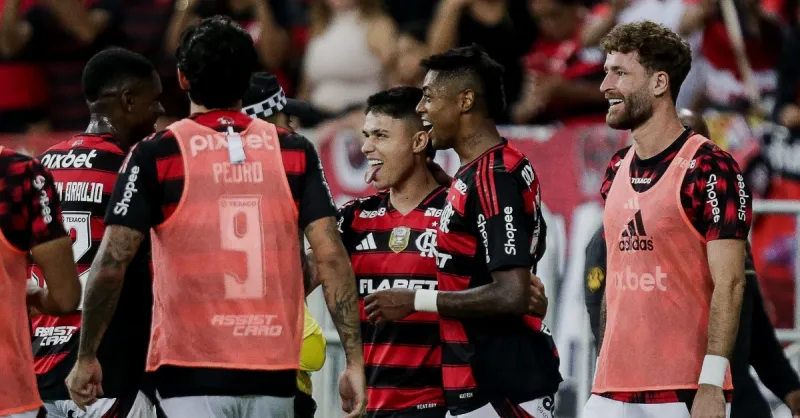 Flamengo: Análise Detalhada de Finanças, Contratações e Reestruturação do Elenco