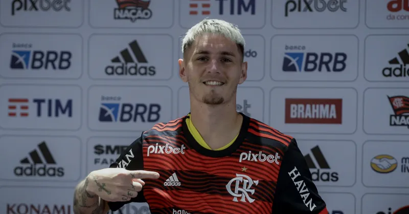 Varela no Flamengo: Renovação Oficial até 2027 - Entenda a Estratégia