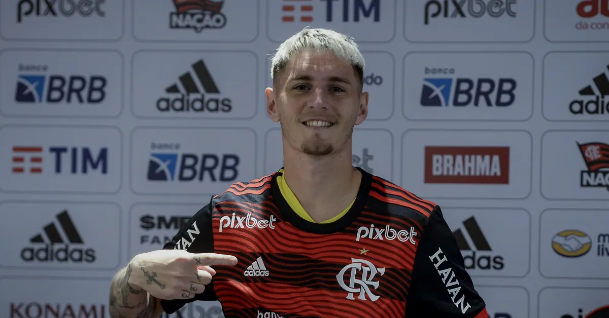 Varela no Flamengo: Renovação Oficial até 2027 - Entenda a Estratégia