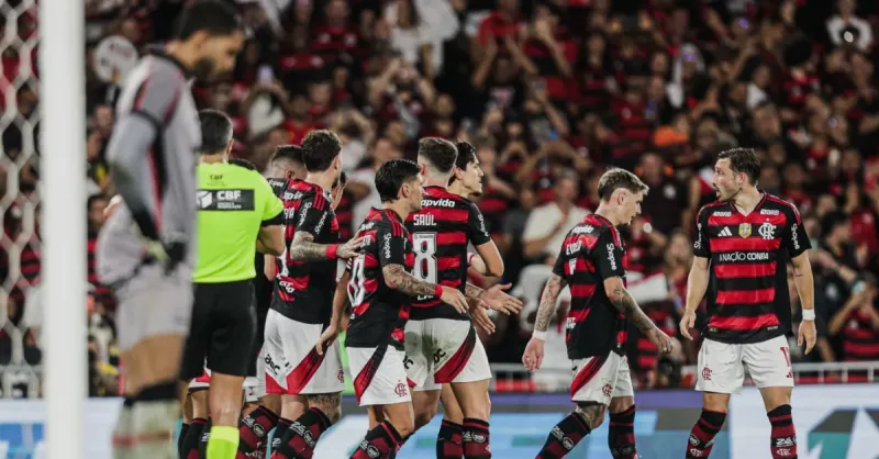 Flamengo Invicto no Maracanã: Recorde de Público e Liderança Isolada no Brasileirão 2025