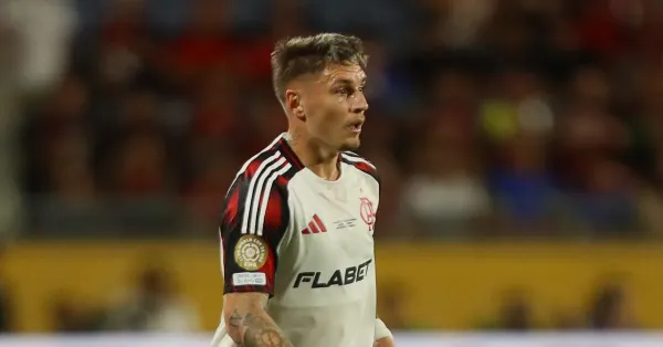 Varela detalha pressão no Flamengo e foca em virada heroica contra o Lanús