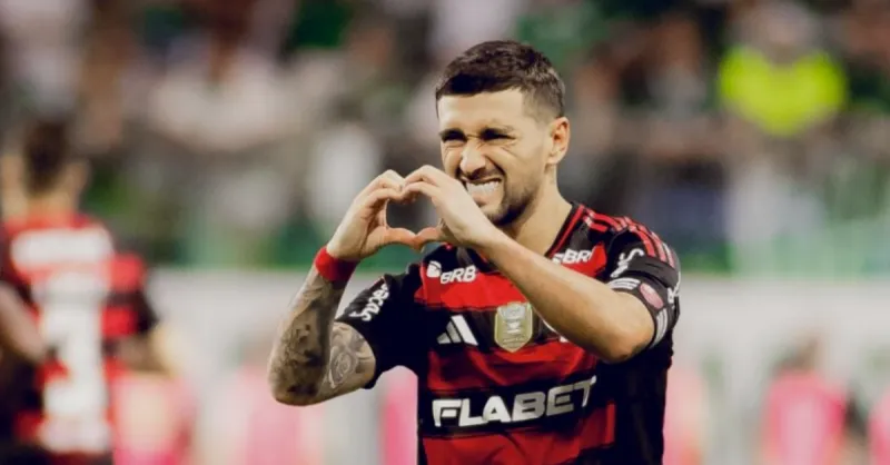 Flamengo: Renovação de Arrascaeta e Filipe Luís em Pauta