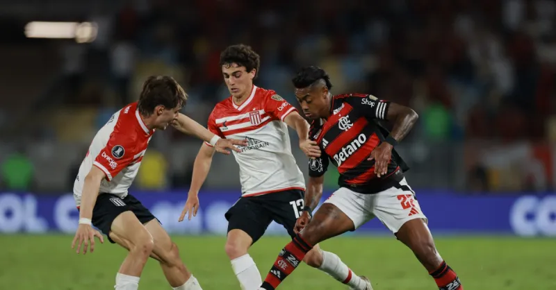 Flamengo Triunfa em La Plata: Vitória Histórica na Libertadores em Meio à Hostilidade