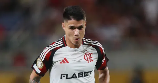 Luiz Araújo: Gols Espetaculares Elevam Flamengo ao Topo do Brasileirão