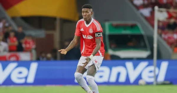 Vitão no Flamengo: Veja Comparação com Léo Pereira e Léo Ortiz