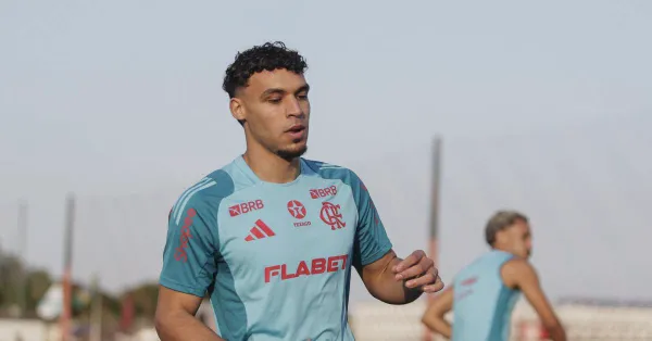 Atlético-MG se Aproxima de Victor Hugo, Meia do Flamengo