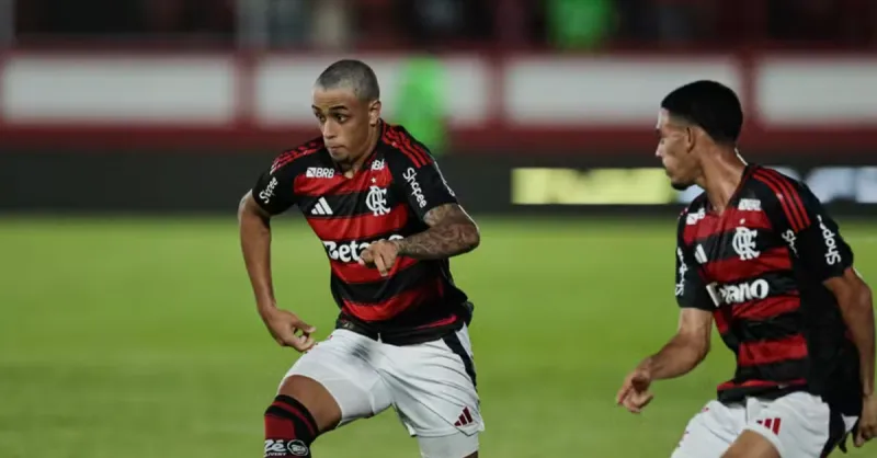 Ryan Roberto estreia no profissional do Flamengo após lesão e projeta futuro